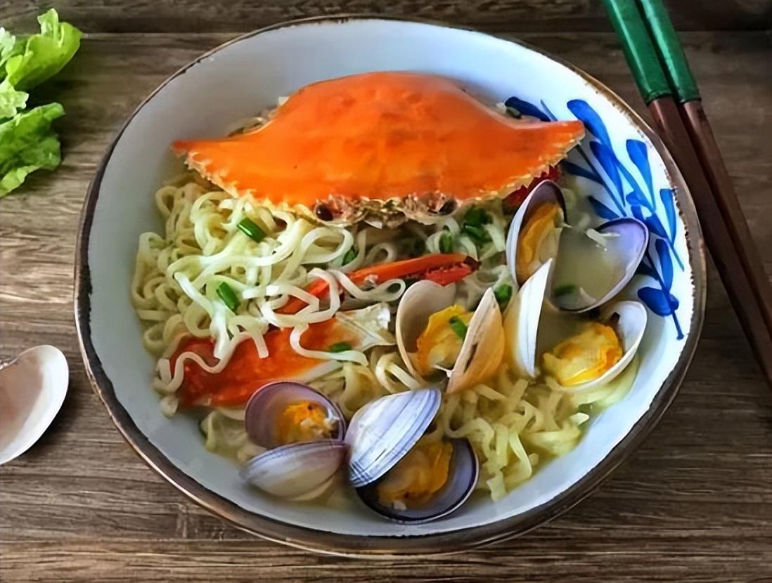 不倒翁海鲜面